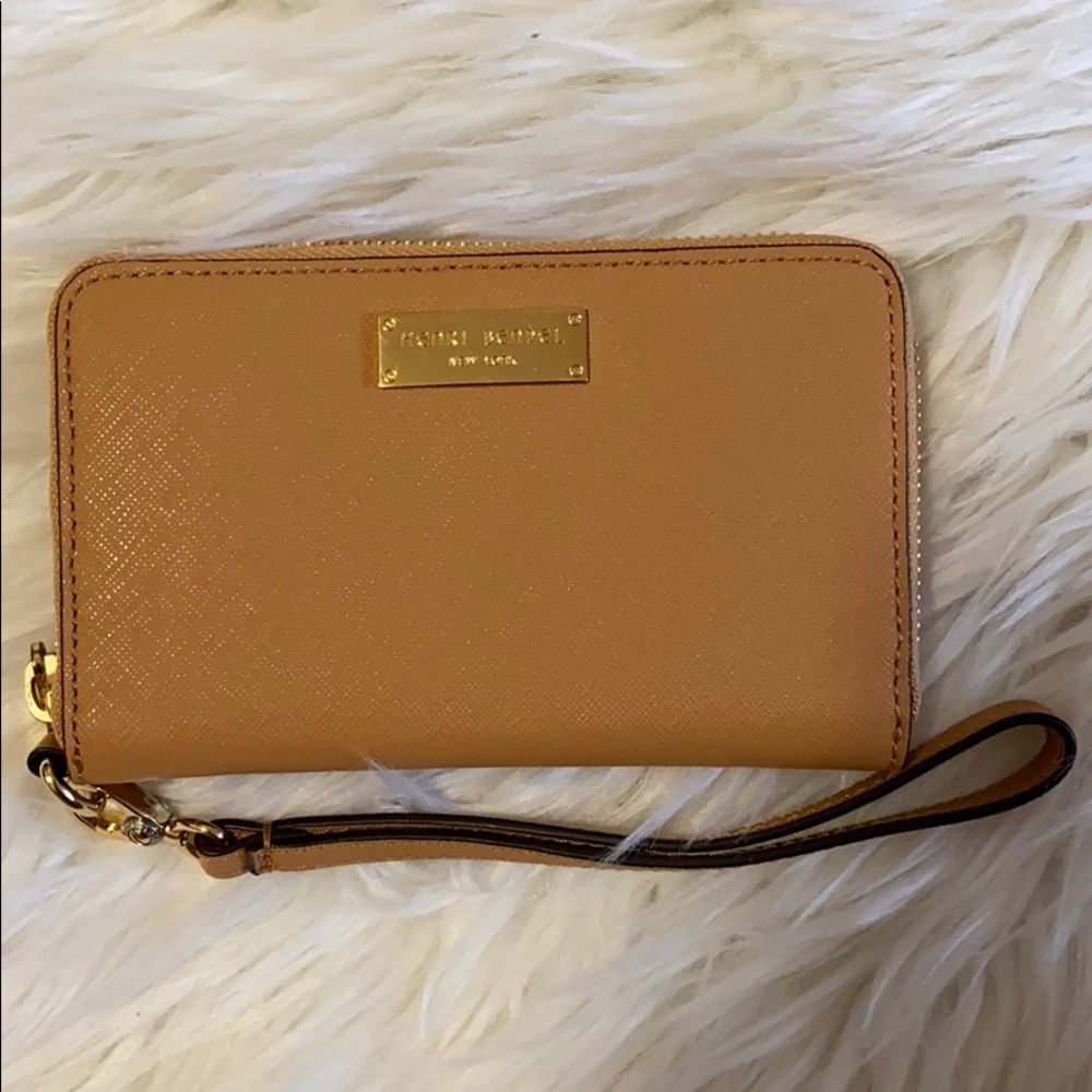 Henri Bendel wristlet